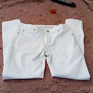 Women's white jeans size 27 waist or regular size 4.